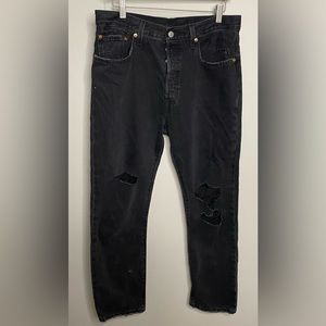 501 Black Ripped Levi’s
